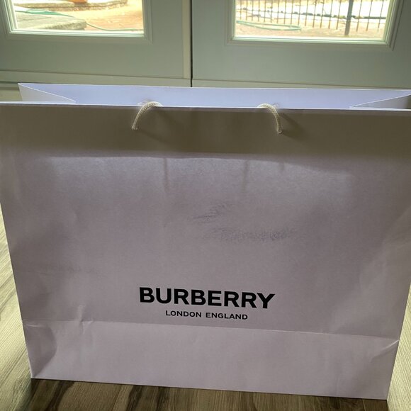 Extra Large Burberry Shopping Bag - Picture 6 of 6